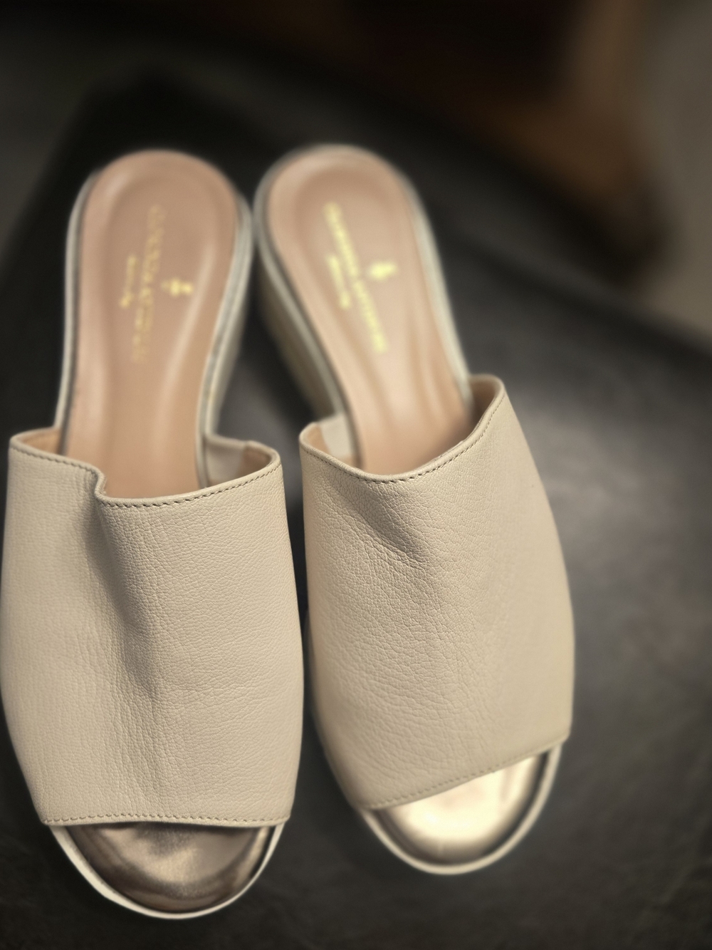 Women's Open-Toe Slide Mules in Light Beige
